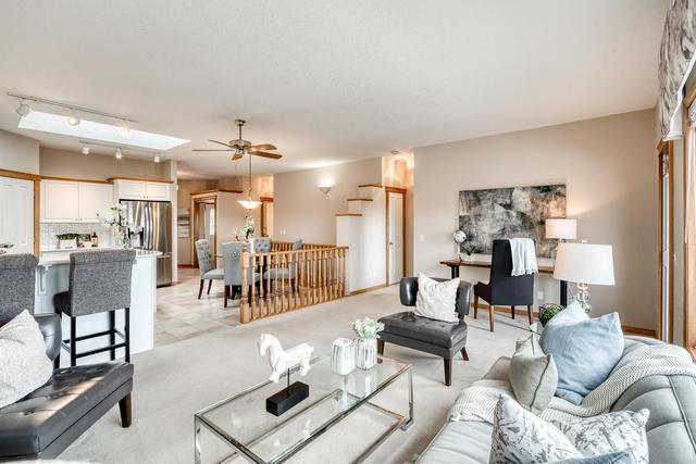 8 Eagleview Gate, Home with 3 bedrooms, 2 bathrooms and 4 parking in Calgary AB | Image 10