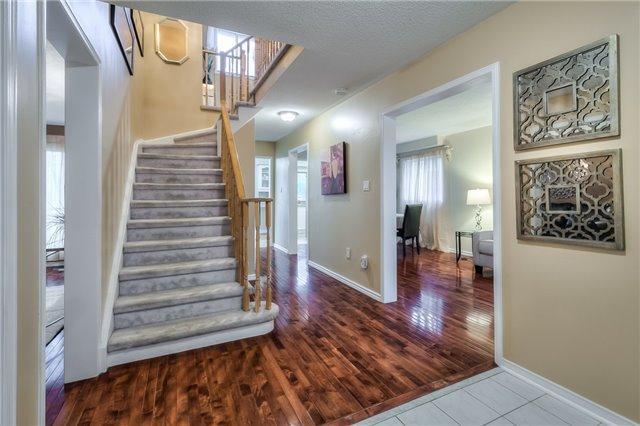 6309 Culmore Cres, House detached with 3 bedrooms, 3 bathrooms and 2 parking in Mississauga ON | Image 3