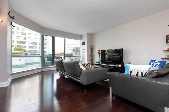 sph1-02 - 10 Queens Quay W, Condo with 2 bedrooms, 3 bathrooms and 2 parking in Toronto ON | Image 23