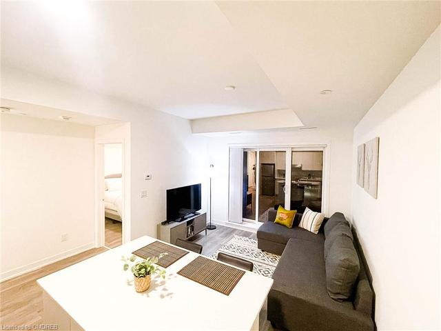 306 - 160 Canon Jackson Drive, House attached with 1 bedrooms, 1 bathrooms and 1 parking in Toronto ON | Image 2