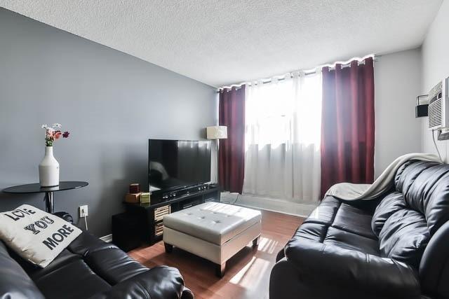 404 - 2900 Battleford Rd, Condo with 2 bedrooms, 1 bathrooms and 1 parking in Mississauga ON | Image 6