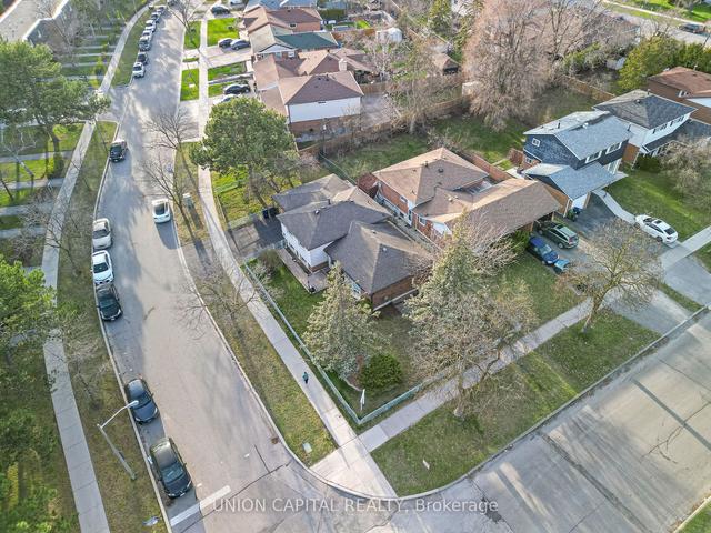 44 Lexington Ave, House detached with 3 bedrooms, 2 bathrooms and 6 parking in Toronto ON | Image 20
