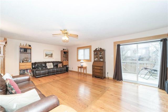 355 Madison Avenue, House detached with 3 bedrooms, 3 bathrooms and 3 parking in Ottawa ON | Image 15