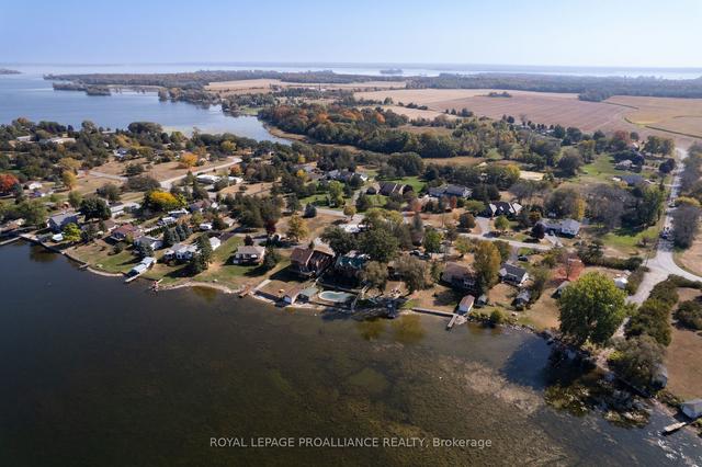 35 Peats Point Rd, House detached with 3 bedrooms, 2 bathrooms and 5 parking in Prince Edward County ON | Image 22