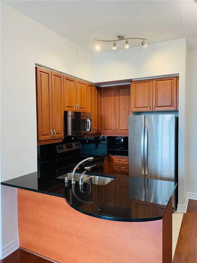 uph09 - 17 Barberry Pl, Condo with 1 bedrooms, 1 bathrooms and 1 parking in Toronto ON | Image 5