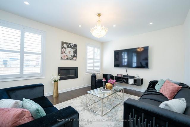 24 Argelia Cres, House detached with 5 bedrooms, 4 bathrooms and 6 parking in Brampton ON | Image 8