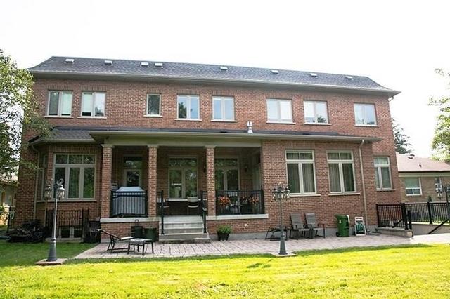22 Lowesmoor Ave, House detached with 5 bedrooms, 8 bathrooms and 6 parking in Toronto ON | Image 3