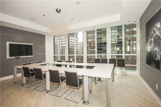 1807 - 32 Davenport Rd, Condo with 2 bedrooms, 2 bathrooms and 1 parking in Toronto ON | Image 19