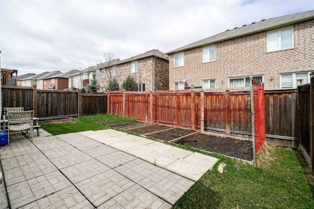 353 Jelinik Terr, House detached with 4 bedrooms, 3 bathrooms and 3 parking in Milton ON | Image 16