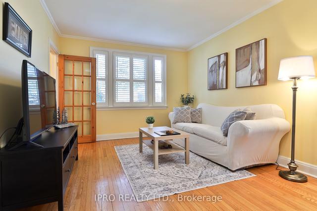 126 Hillside Ave, House detached with 2 bedrooms, 1 bathrooms and 2 parking in Toronto ON | Image 28