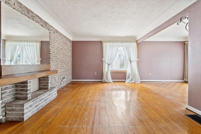 922 King Rd, House detached with 3 bedrooms, 3 bathrooms and 5 parking in Burlington ON | Image 36