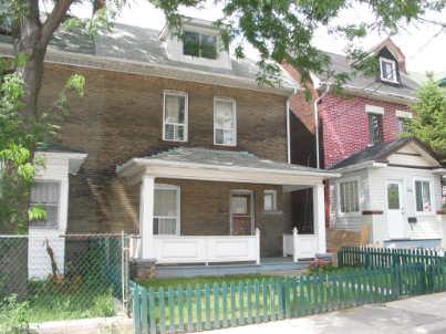 362 Sorauren Ave, House semidetached with 6 bedrooms, 2 bathrooms and 2 parking in Toronto ON | Image 1