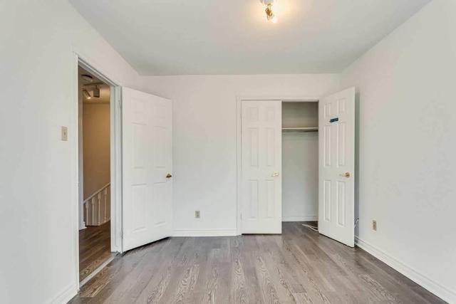 unit 1 - 212 Milan St, House detached with 5 bedrooms, 3 bathrooms and 2 parking in Toronto ON | Image 5