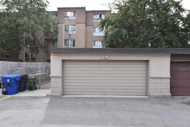 96 Rajah St, House detached with 7 bedrooms, 4 bathrooms and 6 parking in Toronto ON | Image 29