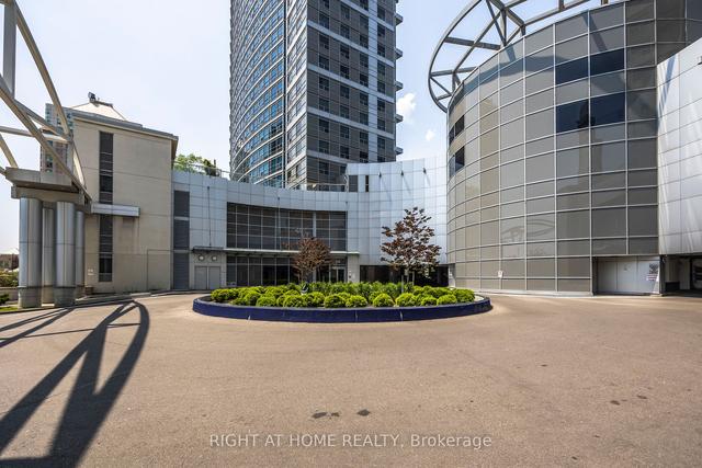 2507 - 36 Lee Centre Dr, Condo with 2 bedrooms, 2 bathrooms and 1 parking in Toronto ON | Image 23