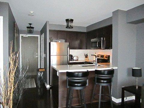 lph05 - 3 Michael Power Pl, Condo with 1 bedrooms, 1 bathrooms and 1 parking in Toronto ON | Image 1