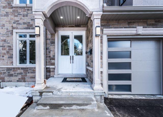 11 Willowlea Dr, House detached with 4 bedrooms, 5 bathrooms and 4 parking in Toronto ON | Image 1