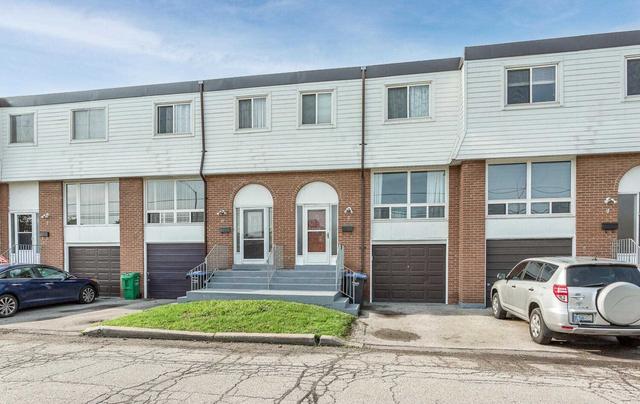 5 - 7500 Goreway Dr, Townhouse with 3 bedrooms, 2 bathrooms and 2 parking in Mississauga ON | Image 1