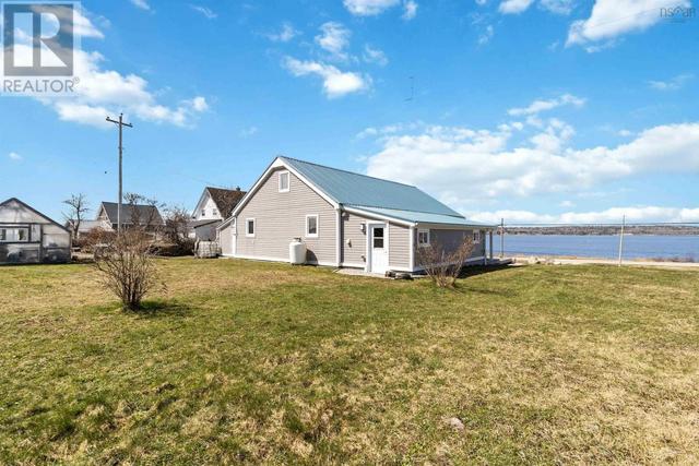 1267 Sandy Point Road, House detached with 3 bedrooms, 1 bathrooms and null parking in Shelburne MD NS | Image 34