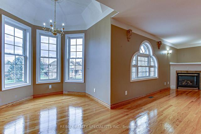 15 Royal York Crt, House detached with 3 bedrooms, 4 bathrooms and 8 parking in Brant ON | Image 14