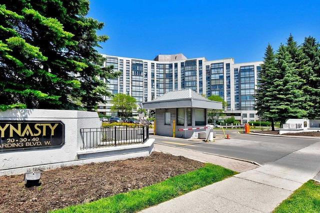 711 - 30 Harding Blvd W, Condo with 2 bedrooms, 2 bathrooms and 2 parking in Richmond Hill ON | Image 1