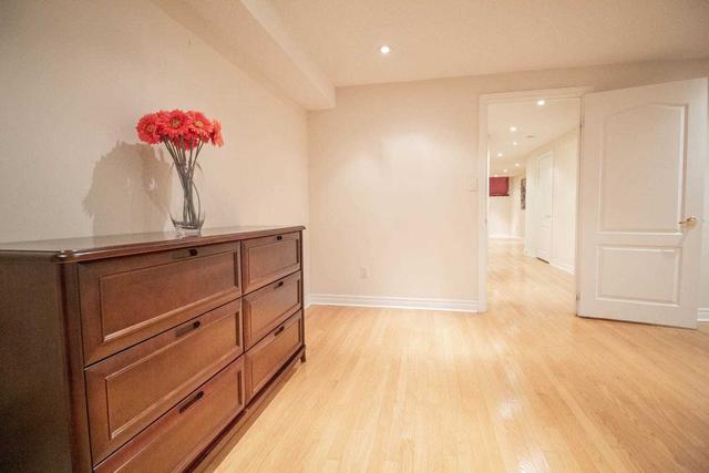 94b Ellerslie Ave, Townhouse with 3 bedrooms, 4 bathrooms and 1 parking in Toronto ON | Image 9