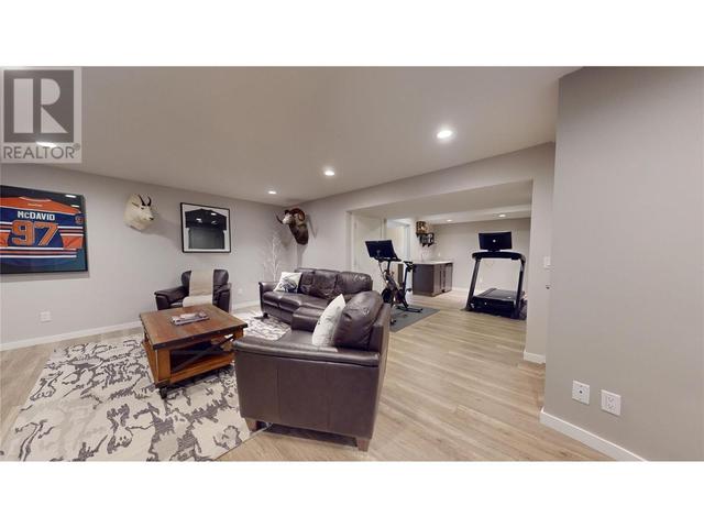 991 Cascade Place, House detached with 6 bedrooms, 3 bathrooms and 4 parking in Kelowna BC | Image 55