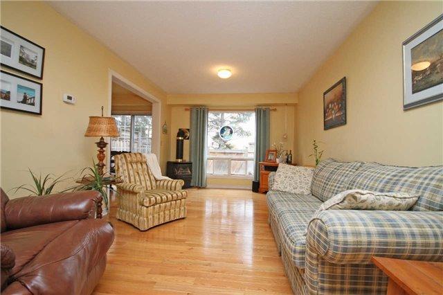 80 Heathcliffe Sq, Townhouse with 2 bedrooms, 3 bathrooms and 1 parking in Brampton ON | Image 3