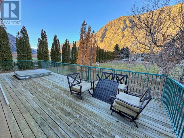 3219 River Road, House detached with 3 bedrooms, 2 bathrooms and 2 parking in Okanagan Similkameen G BC | Image 6