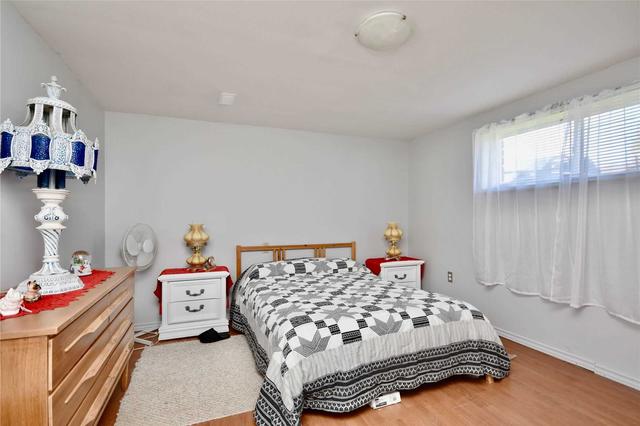 663 Bayview Dr, House detached with 2 bedrooms, 2 bathrooms and 9 parking in Midland ON | Image 4