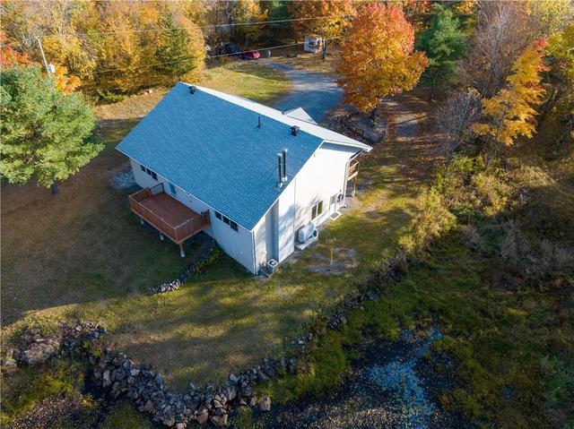 878 Devil Lake Road, House detached with 4 bedrooms, 2 bathrooms and 8 parking in South Frontenac ON | Image 4