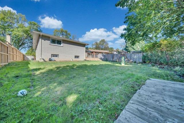 23 Elm Ridge Dr, House detached with 3 bedrooms, 2 bathrooms and 4 parking in Kitchener ON | Image 33