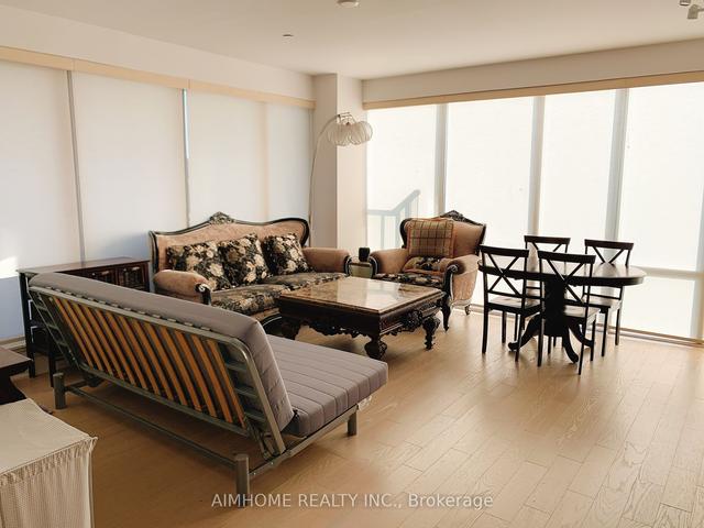 3208 - 955 Bay St, Condo with 3 bedrooms, 2 bathrooms and 1 parking in Toronto ON | Image 8