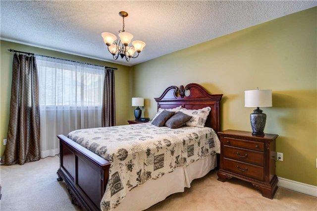 86 National Cres, House detached with 2 bedrooms, 2 bathrooms and 4 parking in Brampton ON | Image 6