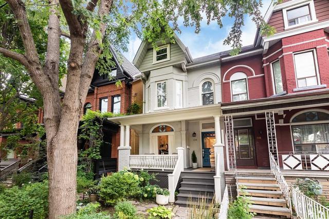 134 Crawford St, House semidetached with 5 bedrooms, 3 bathrooms and 2 parking in Toronto ON | Image 1