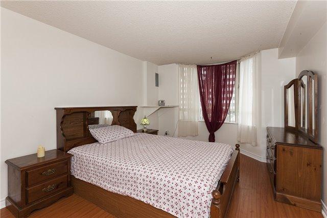 202 - 5 Lisa St, Condo with 3 bedrooms, 2 bathrooms and 1 parking in Brampton ON | Image 10