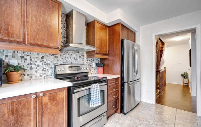 37 Gerigs St, House attached with 2 bedrooms, 2 bathrooms and 2 parking in Toronto ON | Image 3