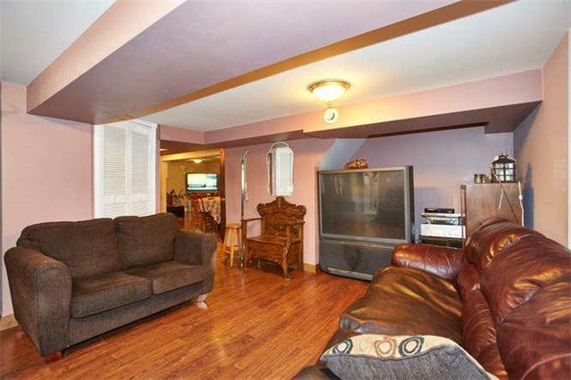 190 Calvington Dr, House detached with 4 bedrooms, 2 bathrooms and 5 parking in Toronto ON | Image 14