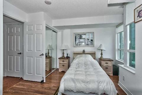 1903 - 208 Enfield Pl, Condo with 2 bedrooms, 2 bathrooms and 1 parking in Mississauga ON | Image 8