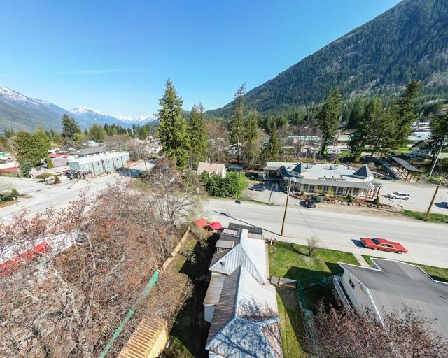 513 6th Avenue, House detached with 2 bedrooms, 1 bathrooms and null parking in New Denver BC | Image 42