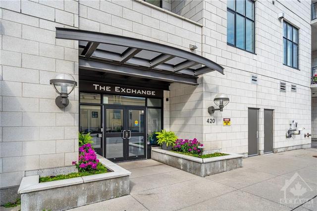 304 - 420 Berkley Avenue, Condo with 3 bedrooms, 3 bathrooms and 3 parking in Ottawa ON | Image 1