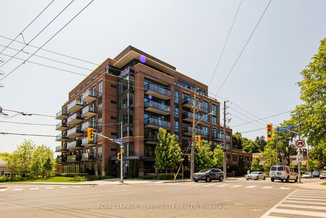 605 - 3 Southvale Dr, Condo with 3 bedrooms, 2 bathrooms and 2 parking in Toronto ON | Image 1