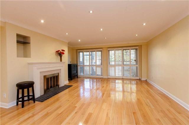 1025 Spadina Rd, House detached with 4 bedrooms, 5 bathrooms and 1 parking in Toronto ON | Image 5