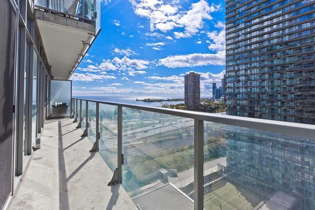 1512 - 103 The Queensway Ave, Condo with 2 bedrooms, 2 bathrooms and 1 parking in Toronto ON | Image 3