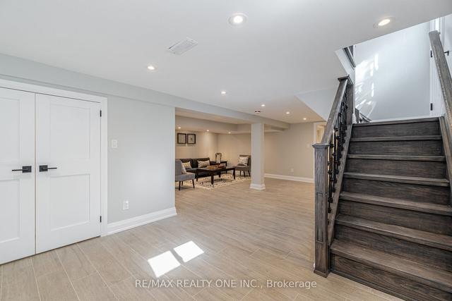 276 Sydney St, House detached with 3 bedrooms, 3 bathrooms and 4 parking in Milton ON | Image 19
