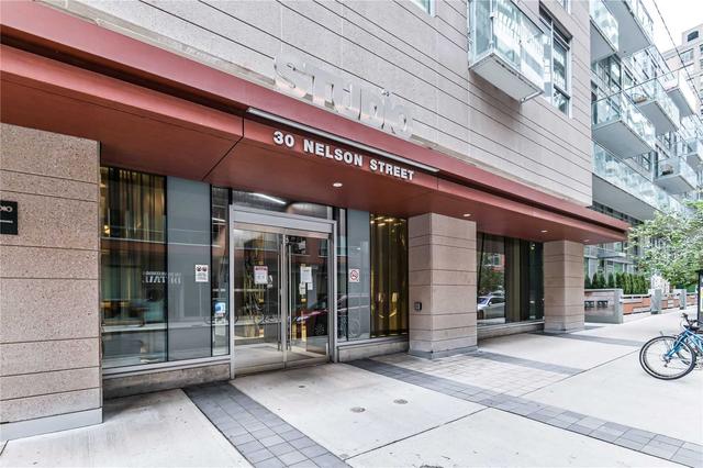 1502 - 30 Nelson St, Condo with 2 bedrooms, 2 bathrooms and 1 parking in Toronto ON | Image 12