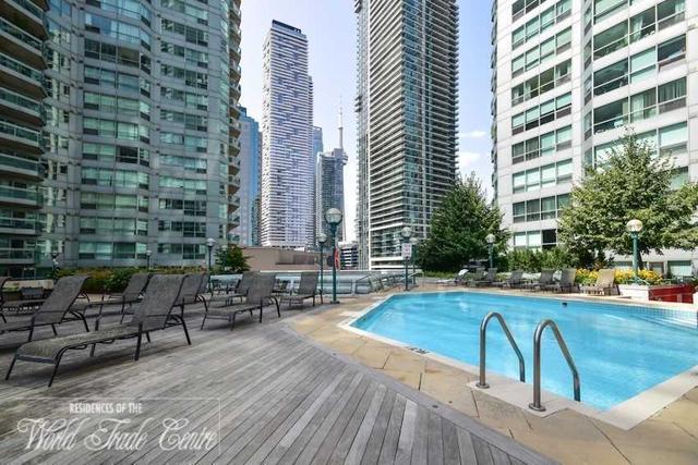 1904 - 10 Yonge St, Condo with 2 bedrooms, 2 bathrooms and 1 parking in Toronto ON | Image 25