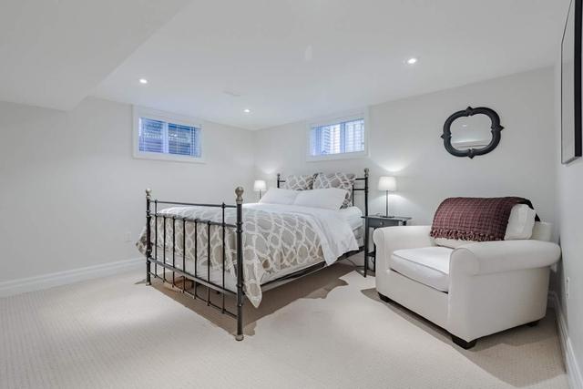 12 Reid Manr, House detached with 4 bedrooms, 4 bathrooms and 3 parking in Toronto ON | Image 9