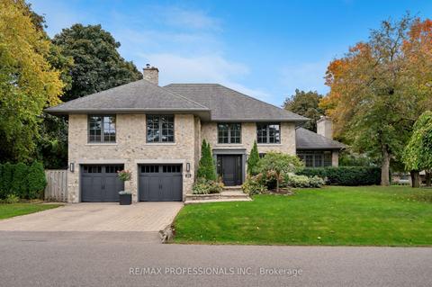 21 Thornbury Cres, House detached with 4 bedrooms, 4 bathrooms and 6 parking in Toronto ON | Card Image