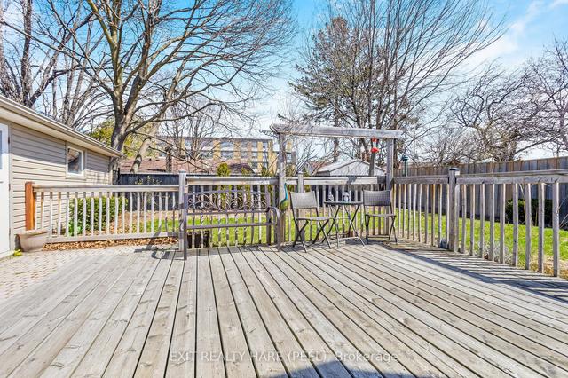 24 Hadrina St, House detached with 2 bedrooms, 2 bathrooms and 5 parking in Brampton ON | Image 16